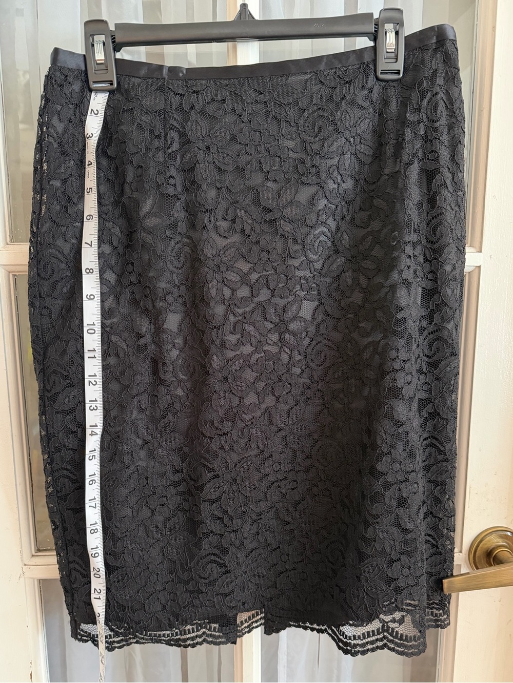 NWT SZ 12/P  Ann Taylor Loft Black Lace Pencil Skirt
